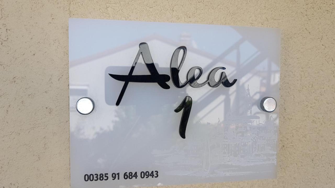 Apartments Alea Ровінь Екстер'єр фото